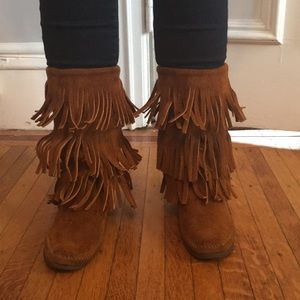 Minnetonka Fringe Boots Size 7